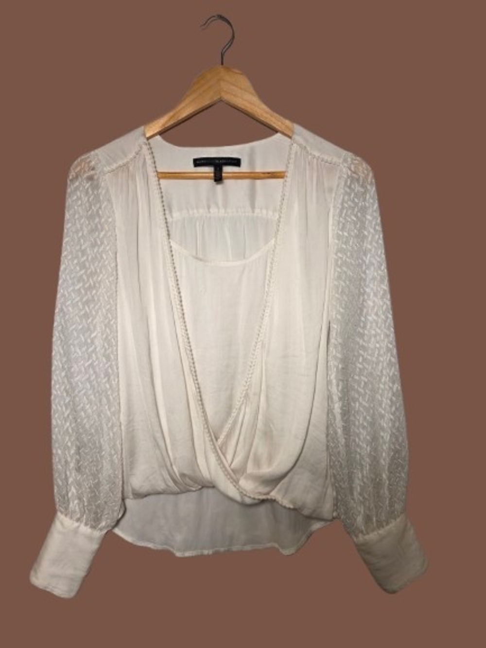 White House Black Market Cream Draped V-Neck Blouse with Textured Sleeves Size 2
